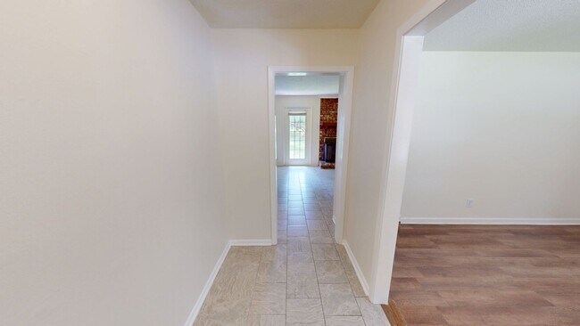 Building Photo - 3 Bedroom with 2 Living Rooms & finished b...