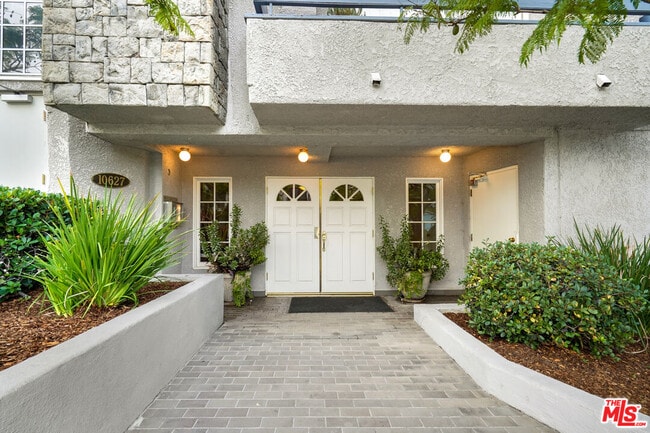 Building Photo - 10627 Ashton Ave