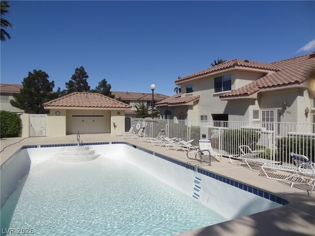 Building Photo - 1029 Allure Dr