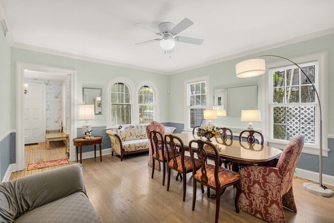 Building Photo - 511 29th St