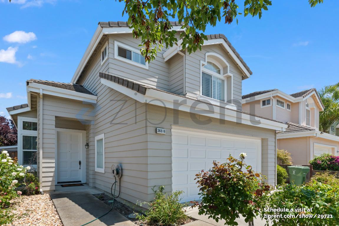 Building Photo - 36816 Papaya St