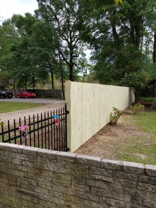 Building Photo - 604 Maple St