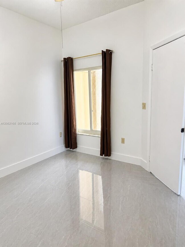 Building Photo - 16341 Malibu Dr