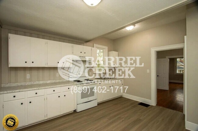 Building Photo - 2-Bedroom 1-Bath + Bonus room