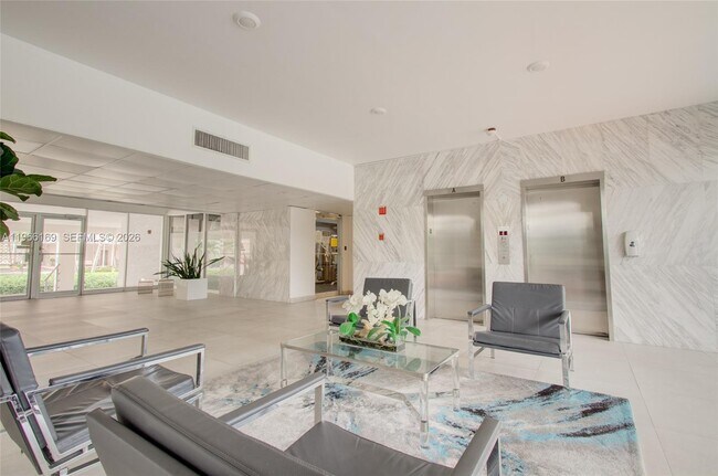 Building Photo - 401 Golden Isles Dr