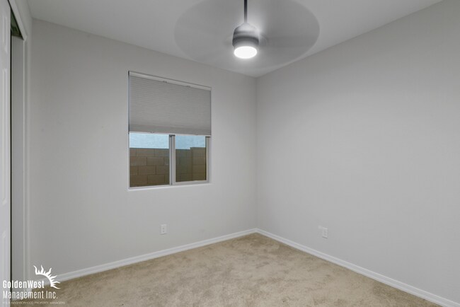 Building Photo - Modern 3Bdm 2Ba Litchfield Park Home with Stylish Upgrades!