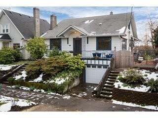 Building Photo - Hollywood District Home - 3 Bdrm 2 bths, 2290 sq. ft.