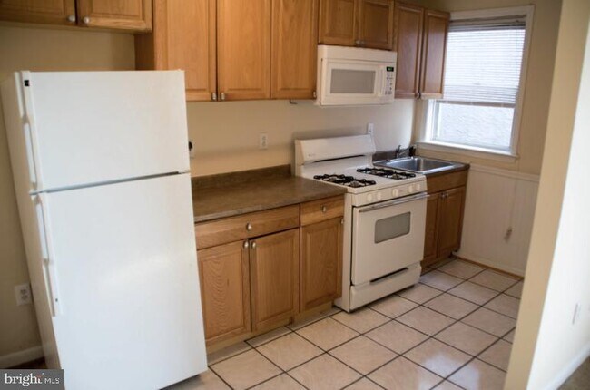 Primary Photo - 126 Bainbridge St