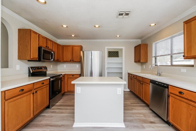 Building Photo - 8433 E Natal Cir