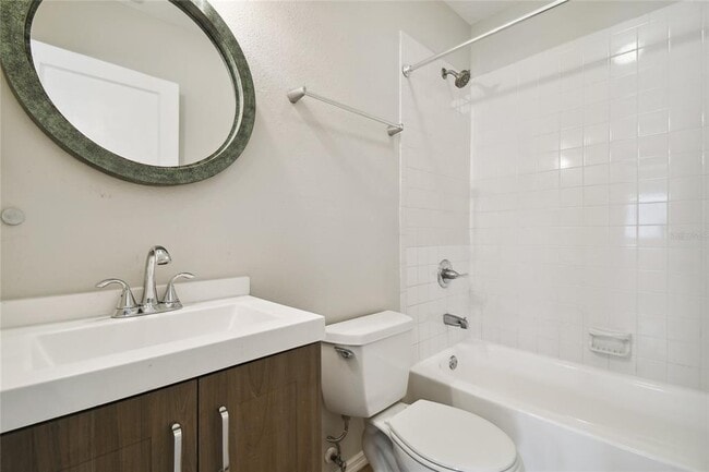 Building Photo - 308 N Gomez Ave