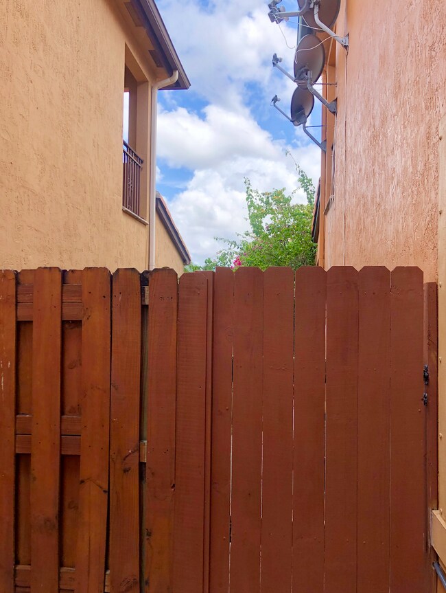Primary Photo - 2752 SW 152nd Ct