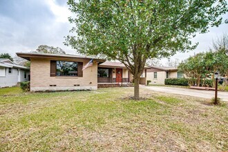 Building Photo - 2332 Hartline Dr