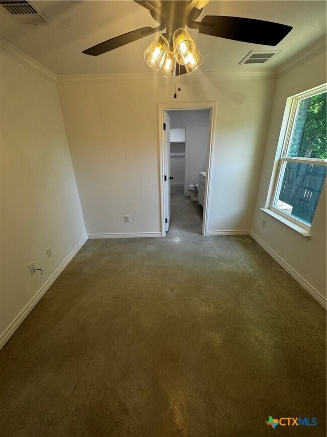 Building Photo - 209 Elbert Ln