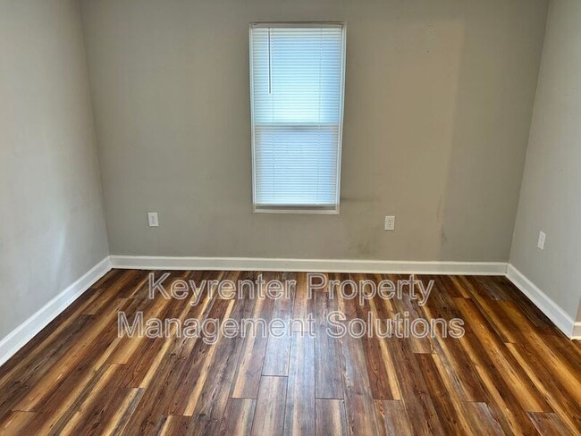 Building Photo - 2312 Poplar St