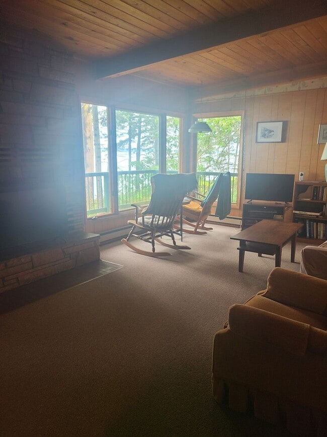 Building Photo - Charming Waterfront Cabin on San Juan Drive