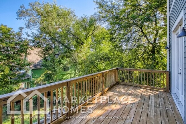 Building Photo - 1802 Porter Ave