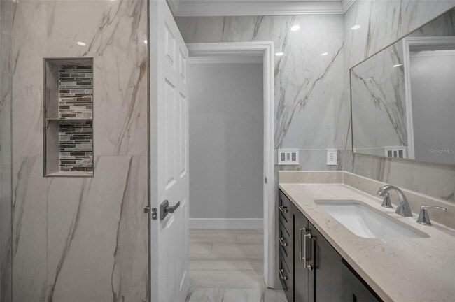 Building Photo - 1502 Cottonwood Terrace