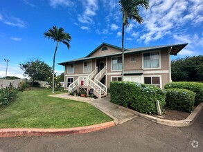 Building Photo - 3 Bedroom / 2 Bath Townhouse in Iao Parkside!