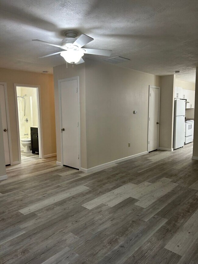 Building Photo - 1121 S 23rd St