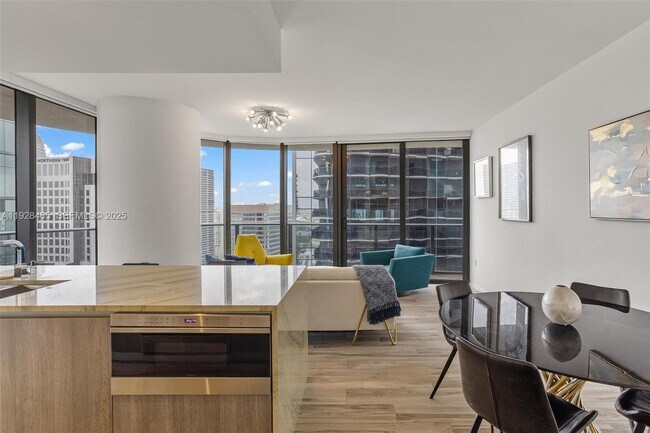 Building Photo - 801 S Miami Ave