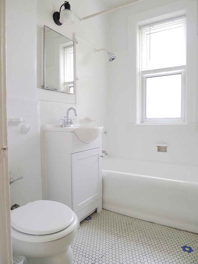 Building Photo - 1780 Van Dyke St