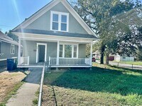 Building Photo - New on the Market!