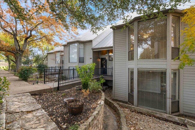 Building Photo - 143 World of Tennis Sq