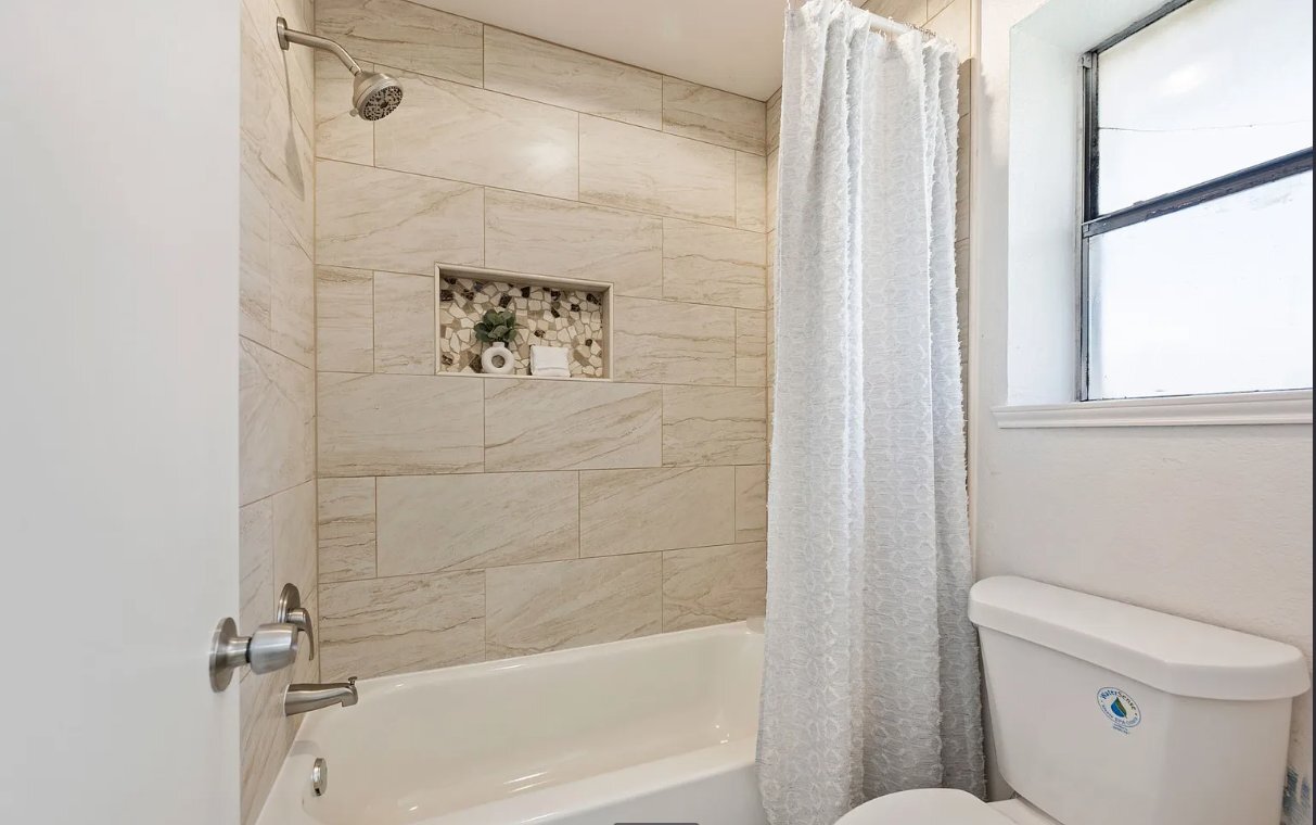 Building Photo - 6630 Parkview Ln