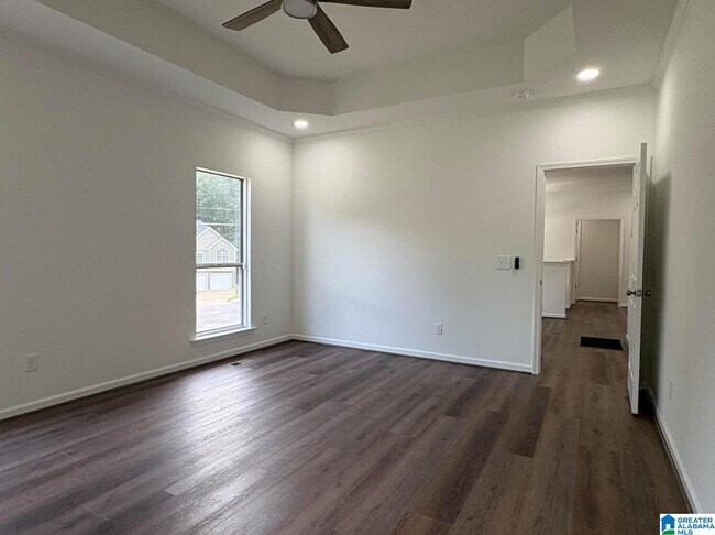 Building Photo - 112 Loyola Cir