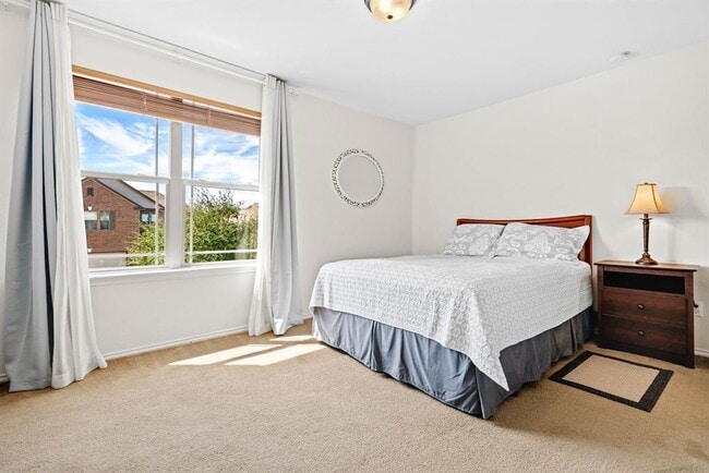 Building Photo - 122 Mancos Dr