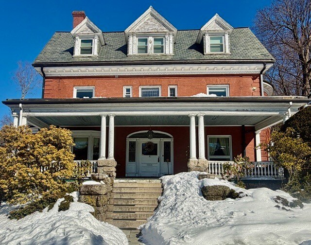 Building Photo - 81 Church St