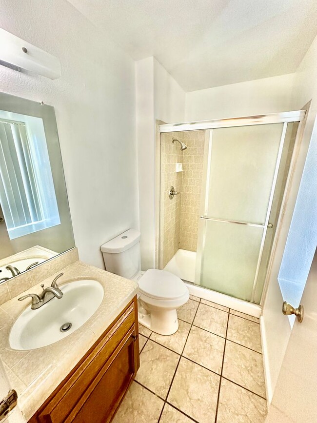 Building Photo - 3/2 Near Woodward Park