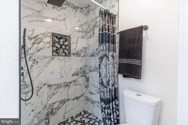 Building Photo - 4702 Meade St NE