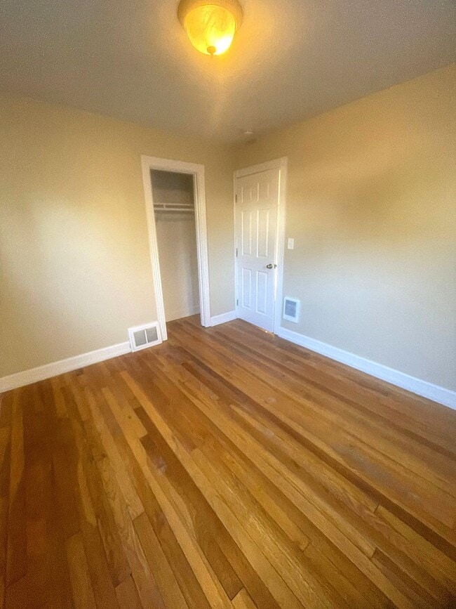 Building Photo - 28thse