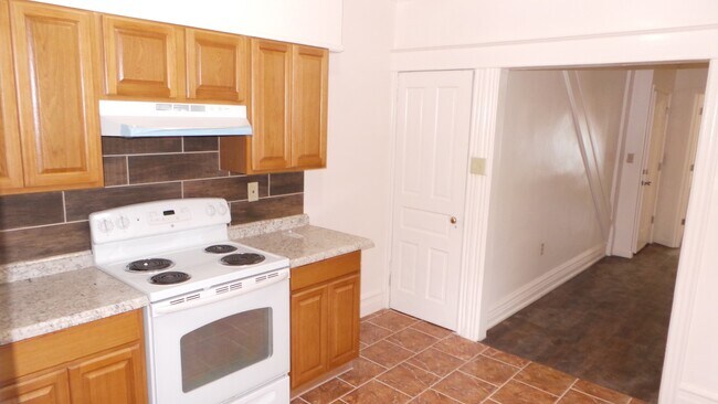 Building Photo - 722 N Ninth St