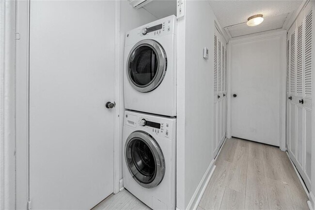 Building Photo - 2207 Belleair Rd