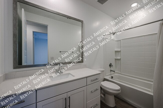 Building Photo - 4077 S Sabrina Dr
