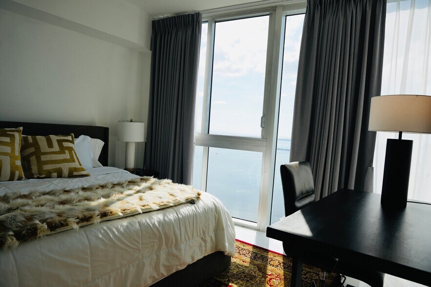 Building Photo - 631 Brickell Ave