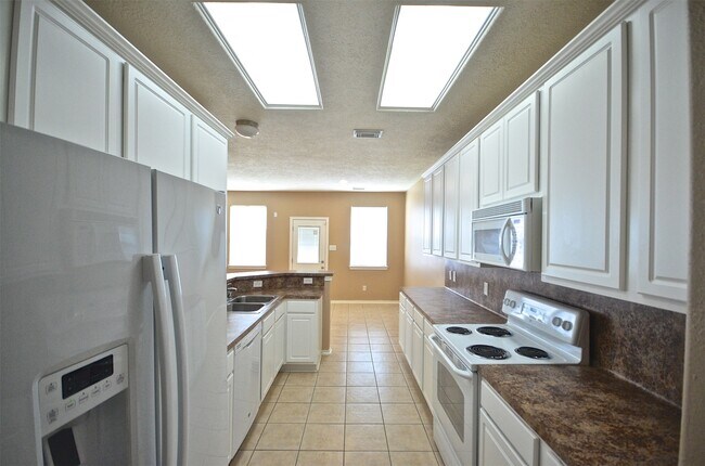 Building Photo - 5614 Redgrove Ln