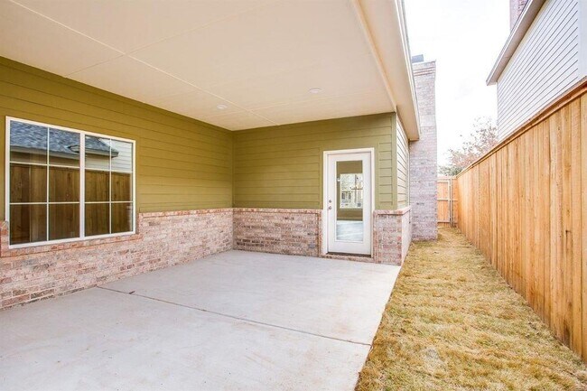 Building Photo - 2112 Glenna Goodacre Blvd