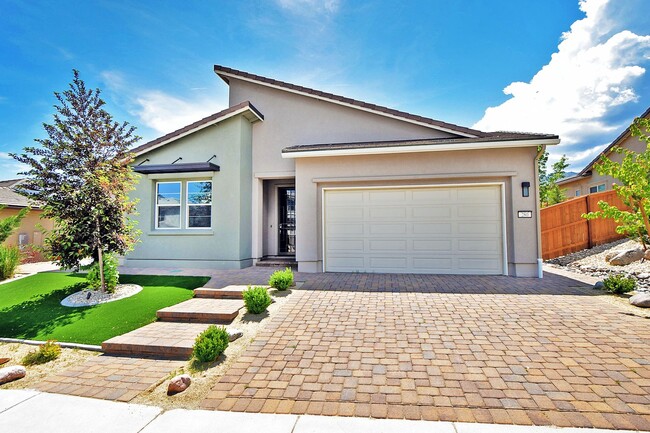 Building Photo - Gorgeous Home