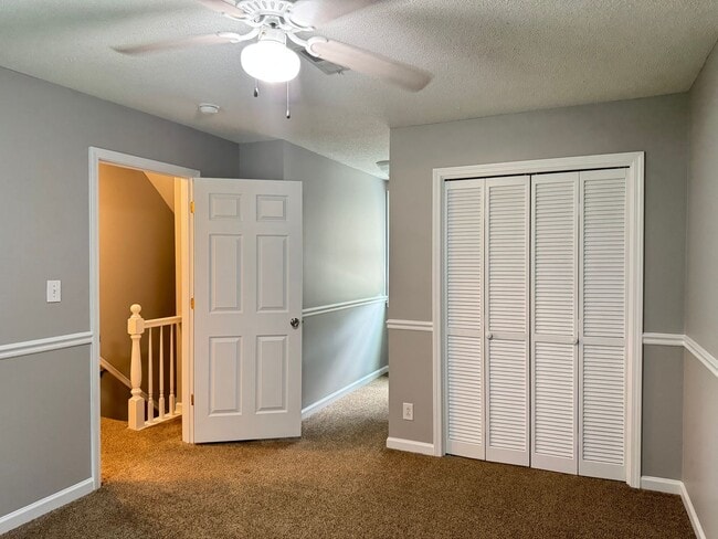 Building Photo - Exit 8! Rossview School. 4 Bed/2 Bath over 1700 Sq.ft!