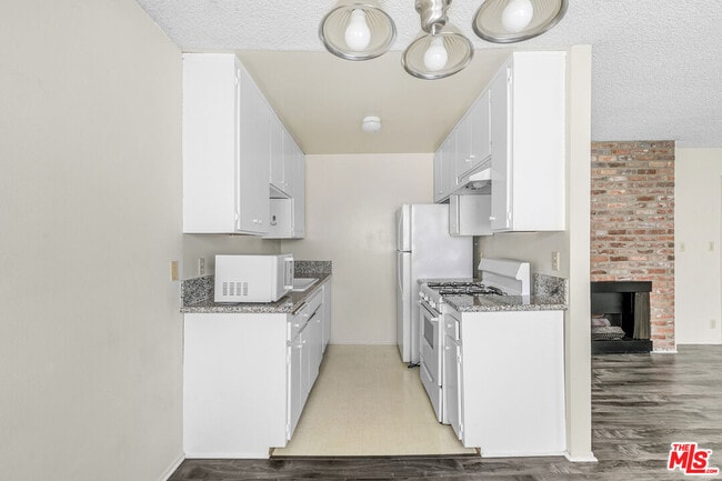 Building Photo - 1811 Parnell Ave