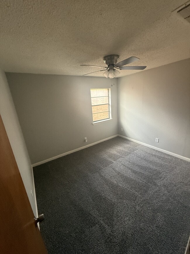 Building Photo - 3602 Hawthorne Dr