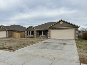 Building Photo - 6801 SW Pilgrim Rd