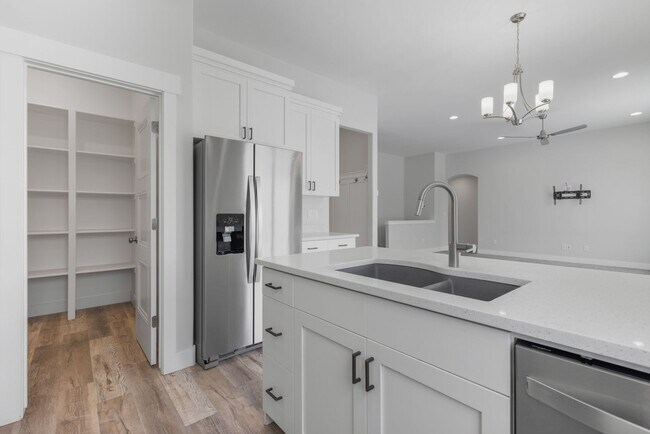 Building Photo - 3 Bed 2 Full Bath home