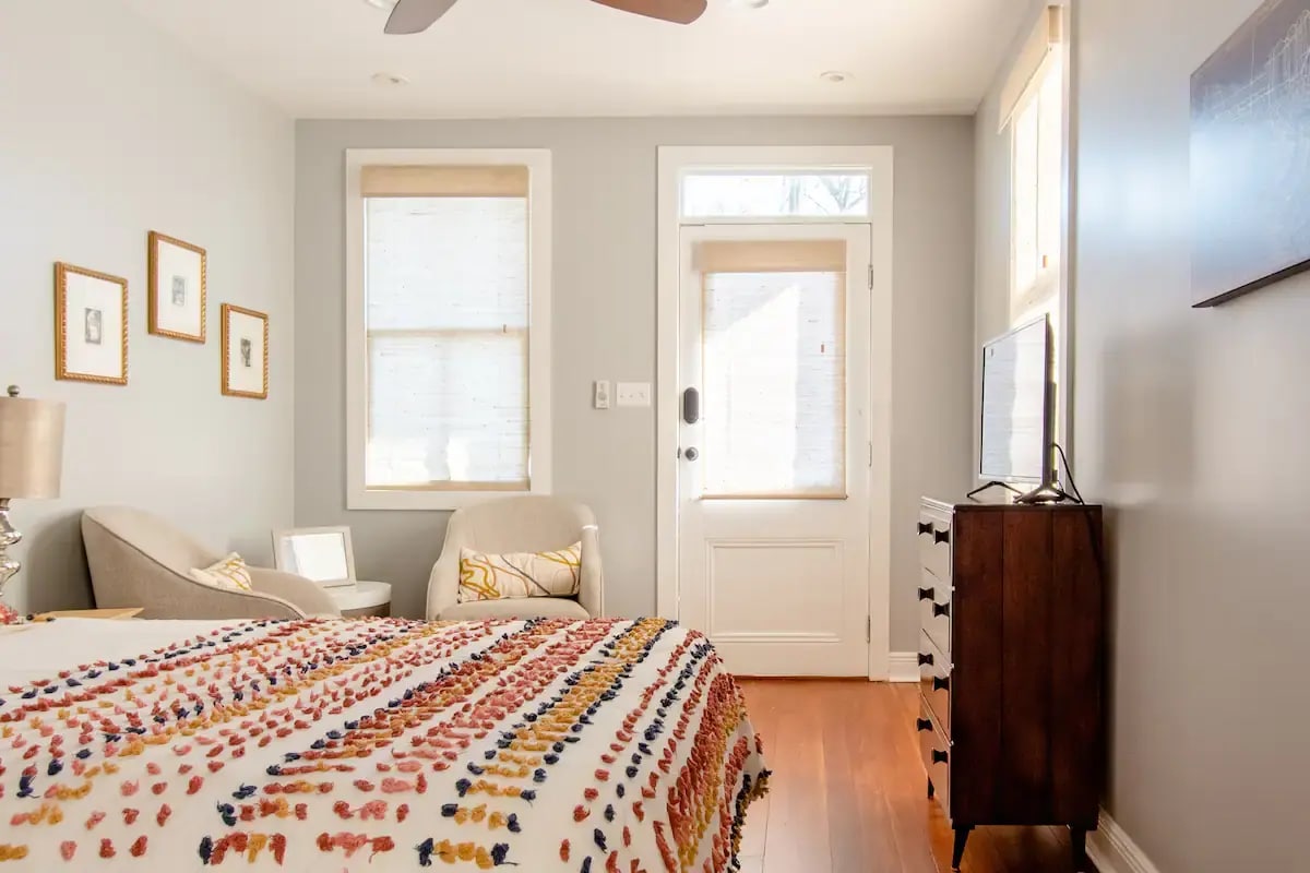 Building Photo - 716 Valence St