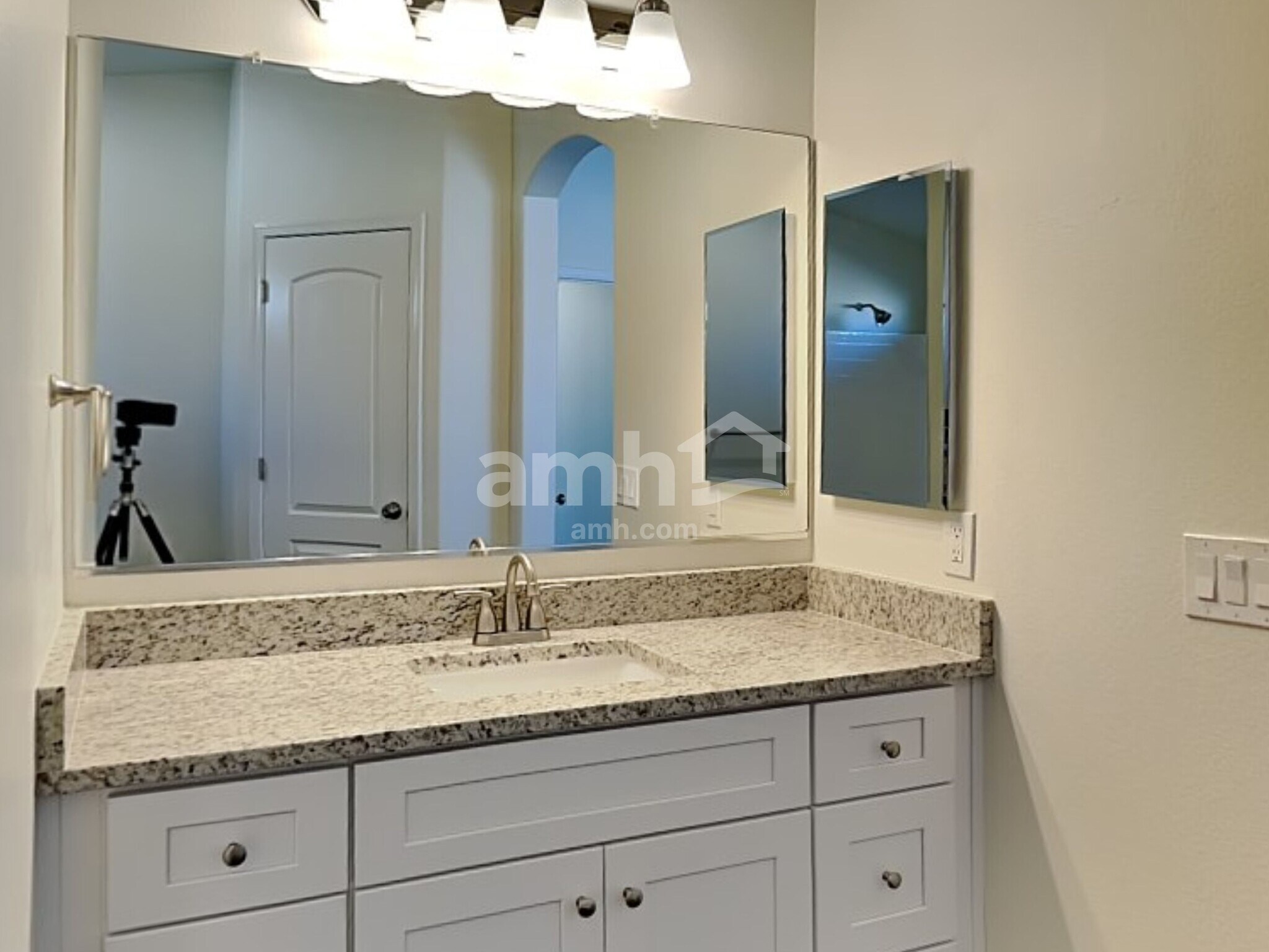 Building Photo - 8554 W El Caminito Dr