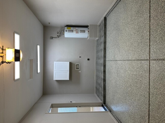 Building Photo - 1714 S 5th St