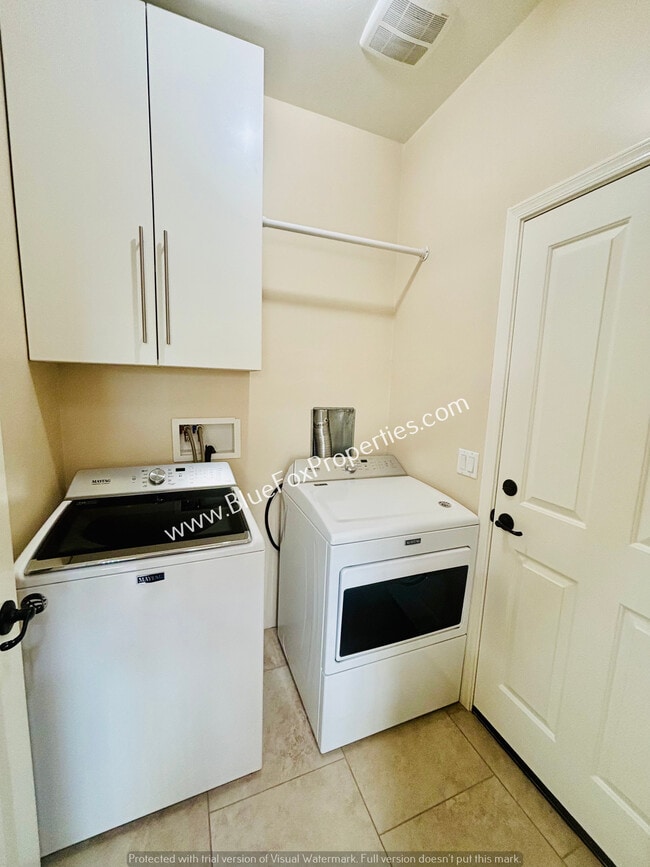 Building Photo - 2945 W Stepping Stone Ct